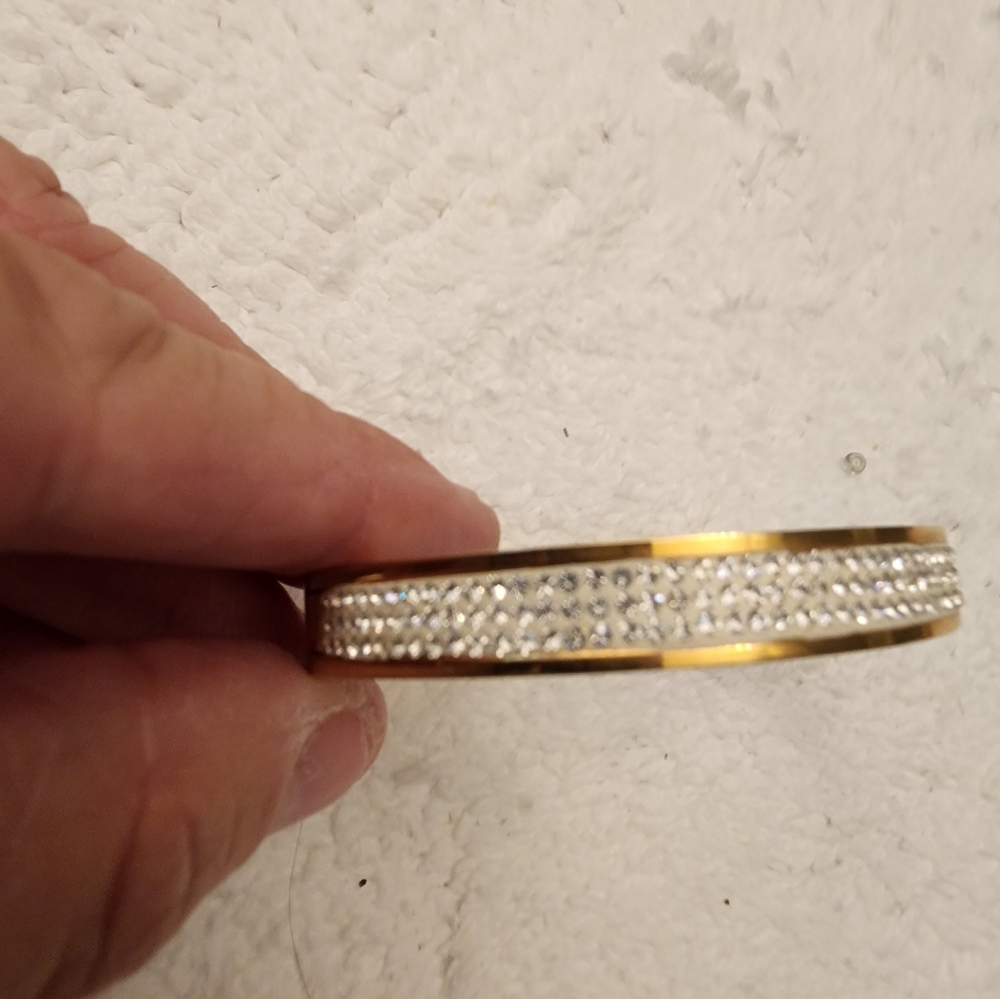 Crystal bangle bracelet